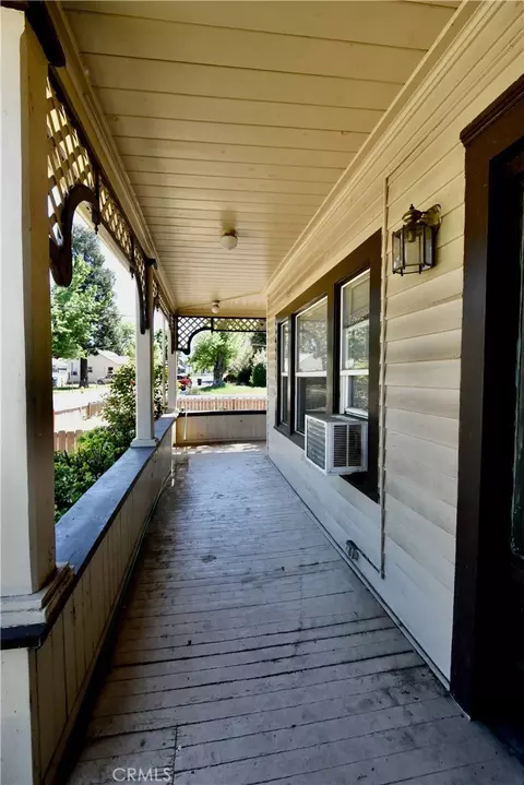 Exterior - 602 Lane St, Yreka, CA 96097 photo 4 of 6