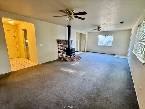 Living - 557 5th, Willows, CA 95988 photo 3 of 6