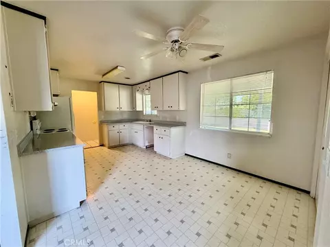 Kitchen - 557 5th, Willows, CA 95988 photo 2 of 3