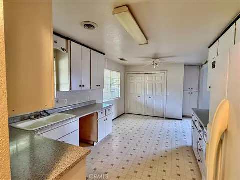 Kitchen - 557 5th, Willows, CA 95988 photo 3 of 3
