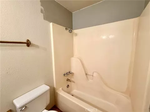 Bath - 557 5th, Willows, CA 95988 photo 2 of 3