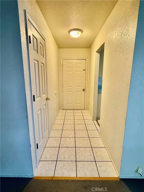 Entry Way - 557 5th, Willows, CA 95988 photo 2 of 2