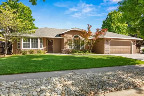 217 Crater Lake Dr, Chico, CA 95973