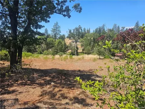 5247 Falcons View Ct, Paradise, CA 95969