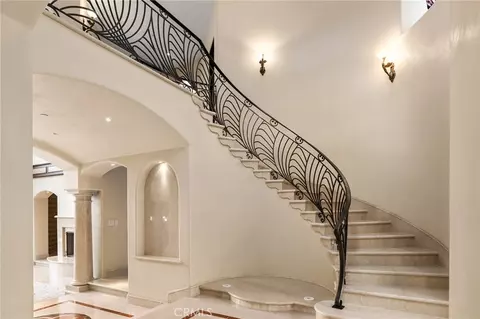 Entry Way - 876 Whispering Winds, Chico, CA 95928 photo 4 of 14