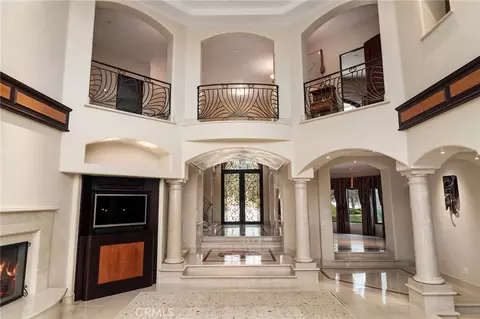 Entry Way - 876 Whispering Winds, Chico, CA 95928 photo 7 of 14