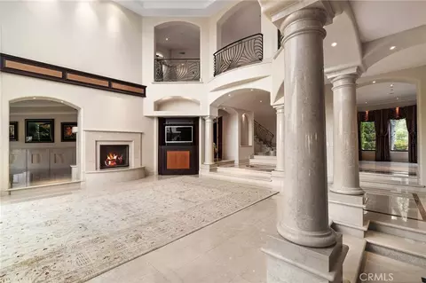 Entry Way - 876 Whispering Winds, Chico, CA 95928 photo 6 of 14