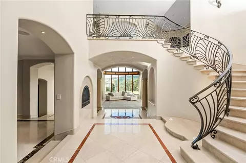 Entry Way - 876 Whispering Winds, Chico, CA 95928 photo 1 of 14