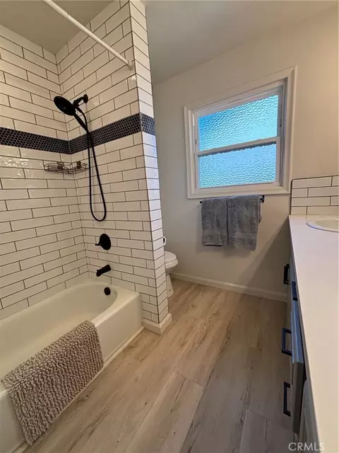 Bath - 1163 E 8th, Chico, CA 95928 photo 5 of 5