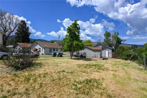 Exterior - 709 Lane St, Yreka, CA 96097 photo 3 of 11