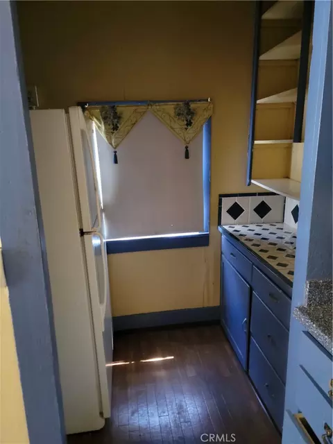 Kitchen - 1515 Derby Rd, Red Bluff, CA 96080 photo 2 of 2