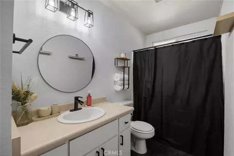 Bath - 755 Southgate Dr, Willows, CA 95988 photo 1 of 1