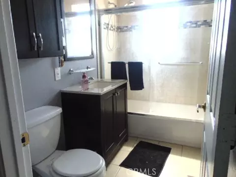 Bath - 454 Del Norte, Corning, CA 96021 photo 1 of 2