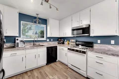 Kitchen - 1950 Gentry Way, Red Bluff, CA 96080 photo 3 of 3