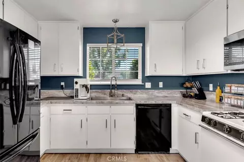 Kitchen - 1950 Gentry Way, Red Bluff, CA 96080 photo 2 of 3