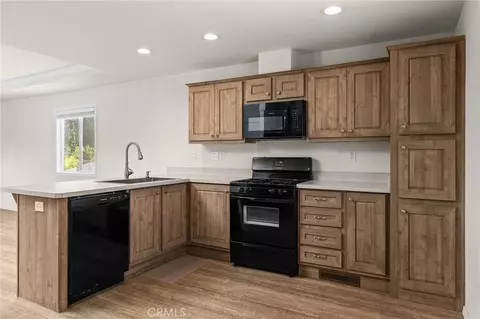 Kitchen - 9761 Lott Rd, Durham, CA 95938 photo 4 of 4