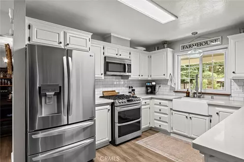 Kitchen - 9761 Lott Rd, Durham, CA 95938 photo 2 of 4