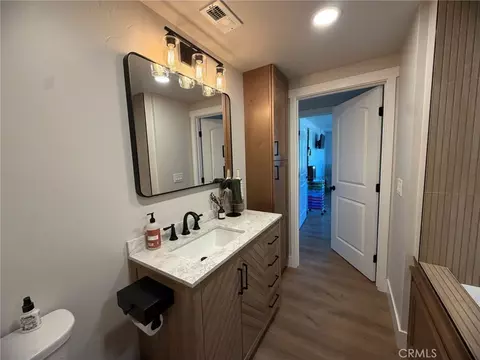Bath - 7460 Redlands Ave, Gerber, CA 96035 photo 4 of 5