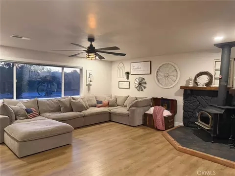 Living - 7460 Redlands Ave, Gerber, CA 96035 photo 2 of 2
