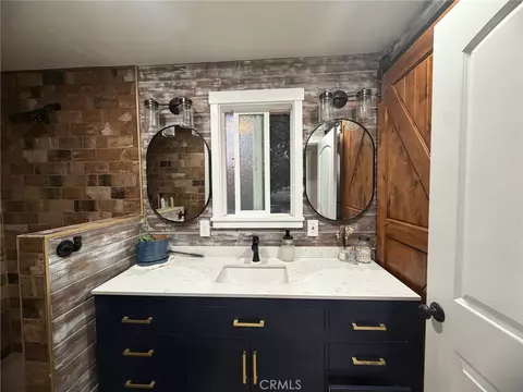 Bath - 7460 Redlands Ave, Gerber, CA 96035 photo 1 of 5