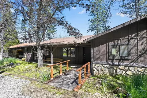 15640 Quartz Valley Dr, Fort Jones, CA 96032