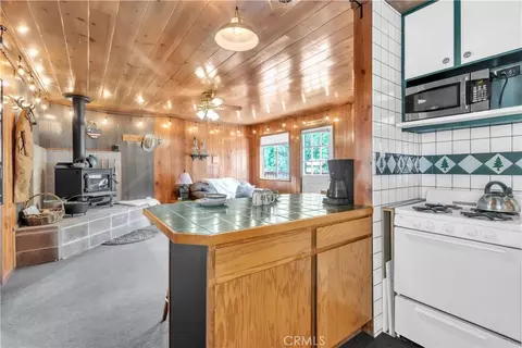 Kitchen - 7515 Abner Ln, Forest Ranch, CA 95942 photo 2 of 3