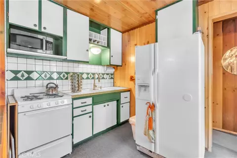 Kitchen - 7515 Abner Ln, Forest Ranch, CA 95942 photo 1 of 3