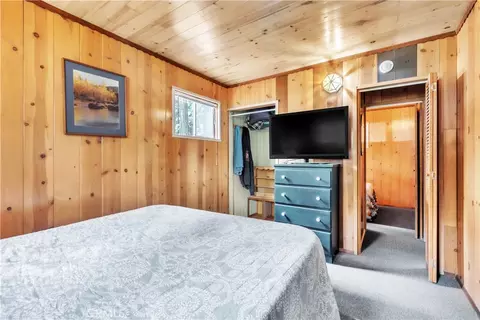Bedroom - 7515 Abner Ln, Forest Ranch, CA 95942 photo 2 of 5
