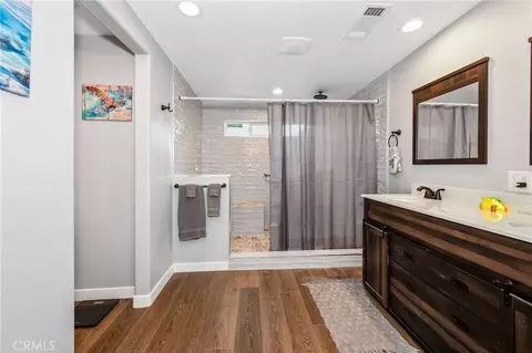 Bath - 28 E Mill St, Orland, CA 95963 photo 3 of 4