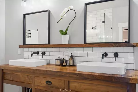 Bath - 3016 Grape Way, Chico, CA 95973 photo 1 of 7