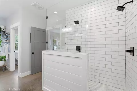 Bath - 3016 Grape Way, Chico, CA 95973 photo 3 of 7
