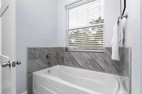 Bath - 231 Redbud Dr, Paradise, CA 95969 photo 6 of 7