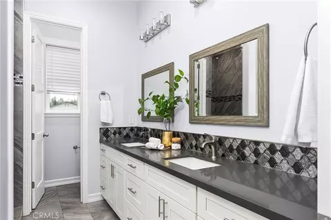 Bath - 231 Redbud Dr, Paradise, CA 95969 photo 5 of 7