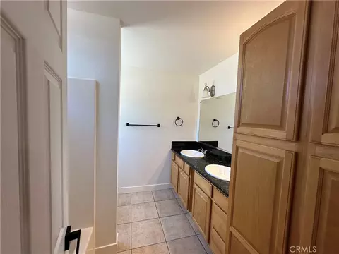 Bath - 309 N Merrill Ave, Willows, CA 95988 photo 6 of 7