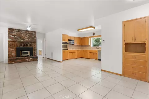 Living - 3306 Keefer, Chico, CA 95973 photo 4 of 10