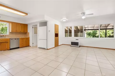 Living - 3306 Keefer, Chico, CA 95973 photo 5 of 10