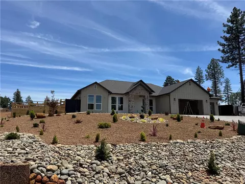 5730 Crestview Dr, Paradise, CA 95969