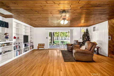 Living - 905 First Ave, Willows, CA 95988 photo 4 of 4