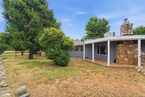 Exterior - 8567 Winona Way, Redding, CA 96002 photo 3 of 20