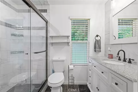 Bath - 8567 Winona Way, Redding, CA 96002 photo 3 of 4