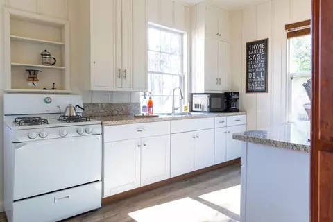 Kitchen - 9345 Stanford Ln, Durham, CA 95938 photo 8 of 9