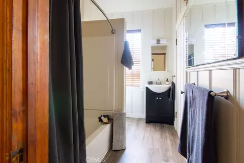 Bath - 9345 Stanford Ln, Durham, CA 95938 photo 6 of 6