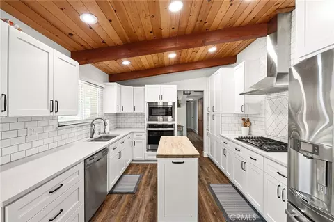 Kitchen - 136 Estates Dr, Chico, CA 95928 photo 4 of 6