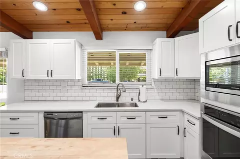 Kitchen - 136 Estates Dr, Chico, CA 95928 photo 1 of 6