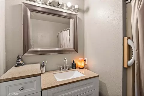 Bath - 30 Mcglynn Dr, Red Bluff, CA 96080 photo 1 of 2