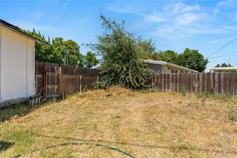 Exterior - 30 Mcglynn Dr, Red Bluff, CA 96080 photo 6 of 11