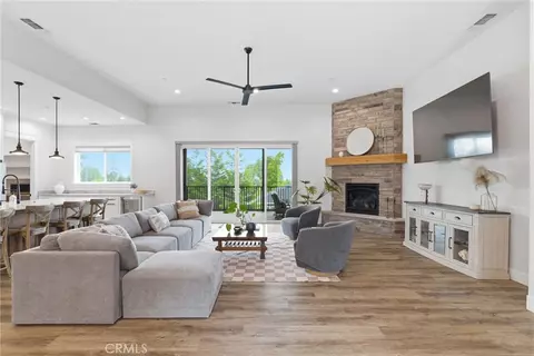 1525 Forest Cir, Paradise, CA 95969