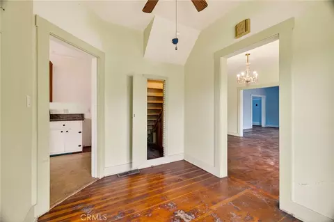 Entry Way - 222 N Lassen St, Willows, CA 95988 photo 2 of 7
