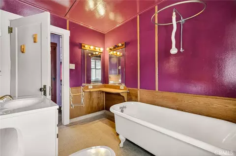 Bath - 222 N Lassen St, Willows, CA 95988 photo 4 of 4