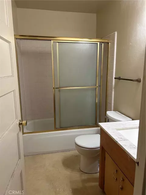 Bath - 183 E Washington Ave, Chico, CA 95926 photo 3 of 3
